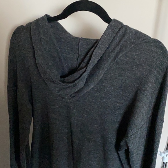 TNA lightweight hoodie - Picture 3 of 3